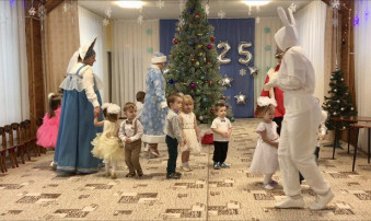 Окунулись в зимнюю сказку. Окунулись в зимнюю сказку.